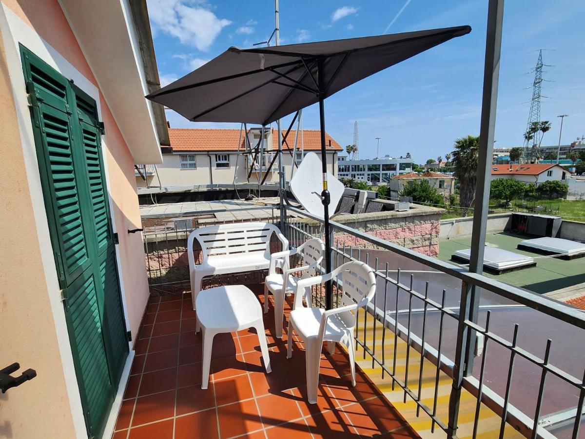 Palm House Apartment อัลเบงกา ภายนอก รูปภาพ